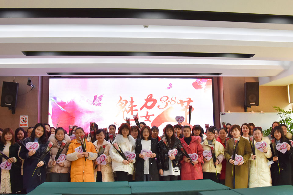 女神节，尊龙凯时为全体女职工发放温馨福利！！