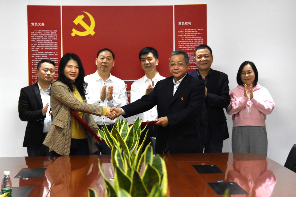 强强联合 共创未来 |尊龙凯时防雷与中国能建湖南院签订战略合作协议