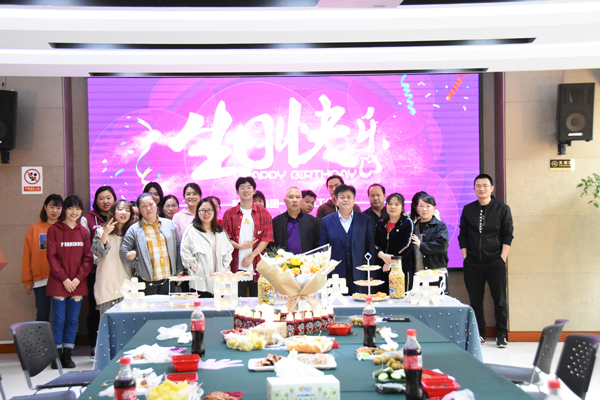 “感恩有你，携手同行”！尊龙凯时举办2022年一季度员工集体生日会